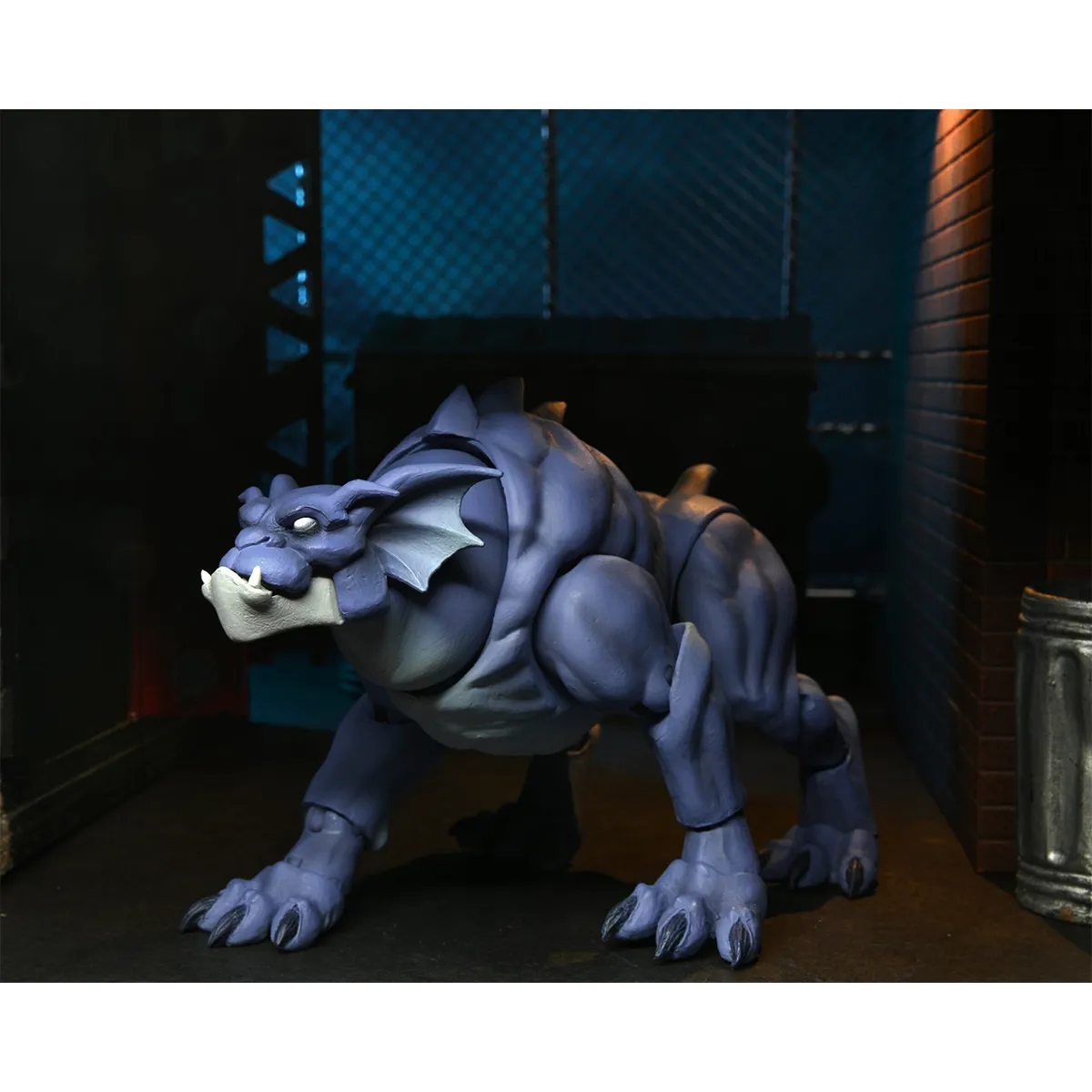 Gargoyles 7-Inch Scale Ultimate Bronx (with Goliath Closed Wings) Action Figure