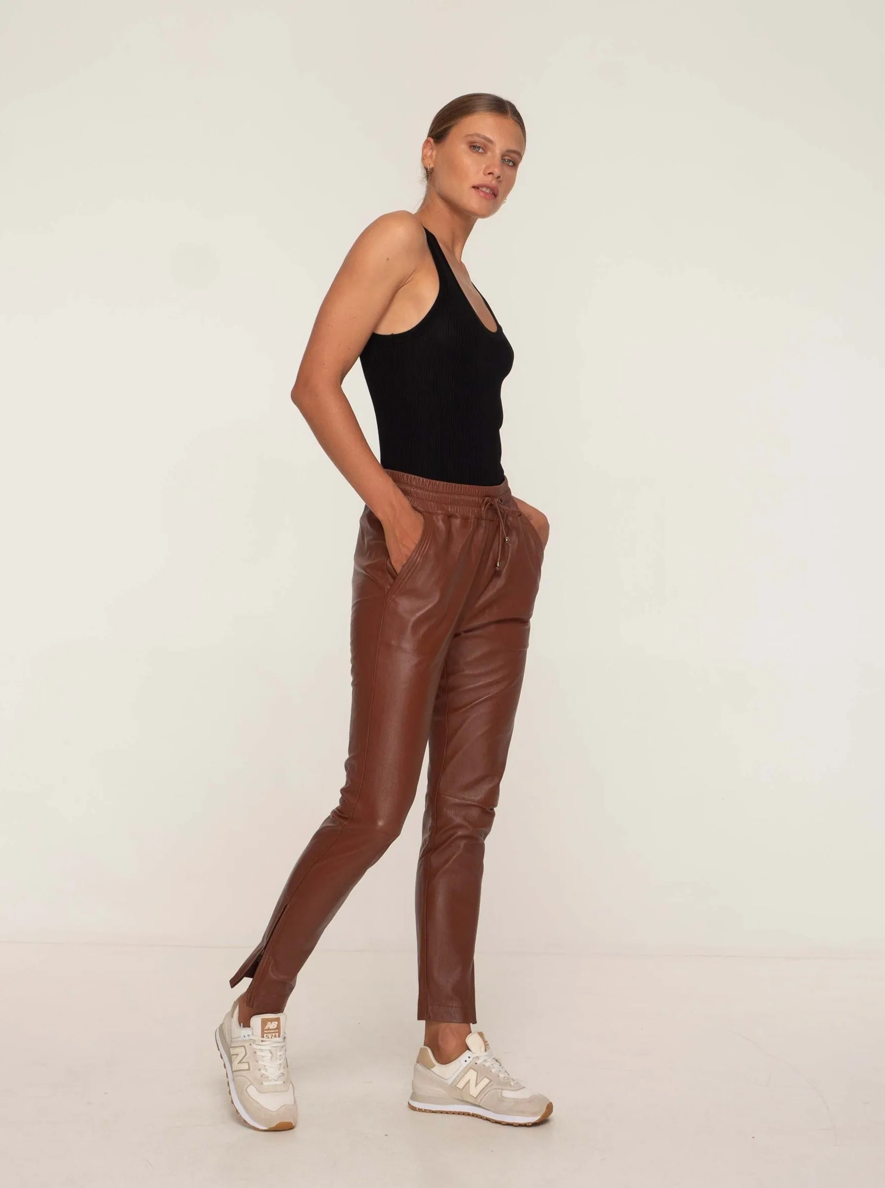 GEMMA LEATHER JOGGER - WHISKEY