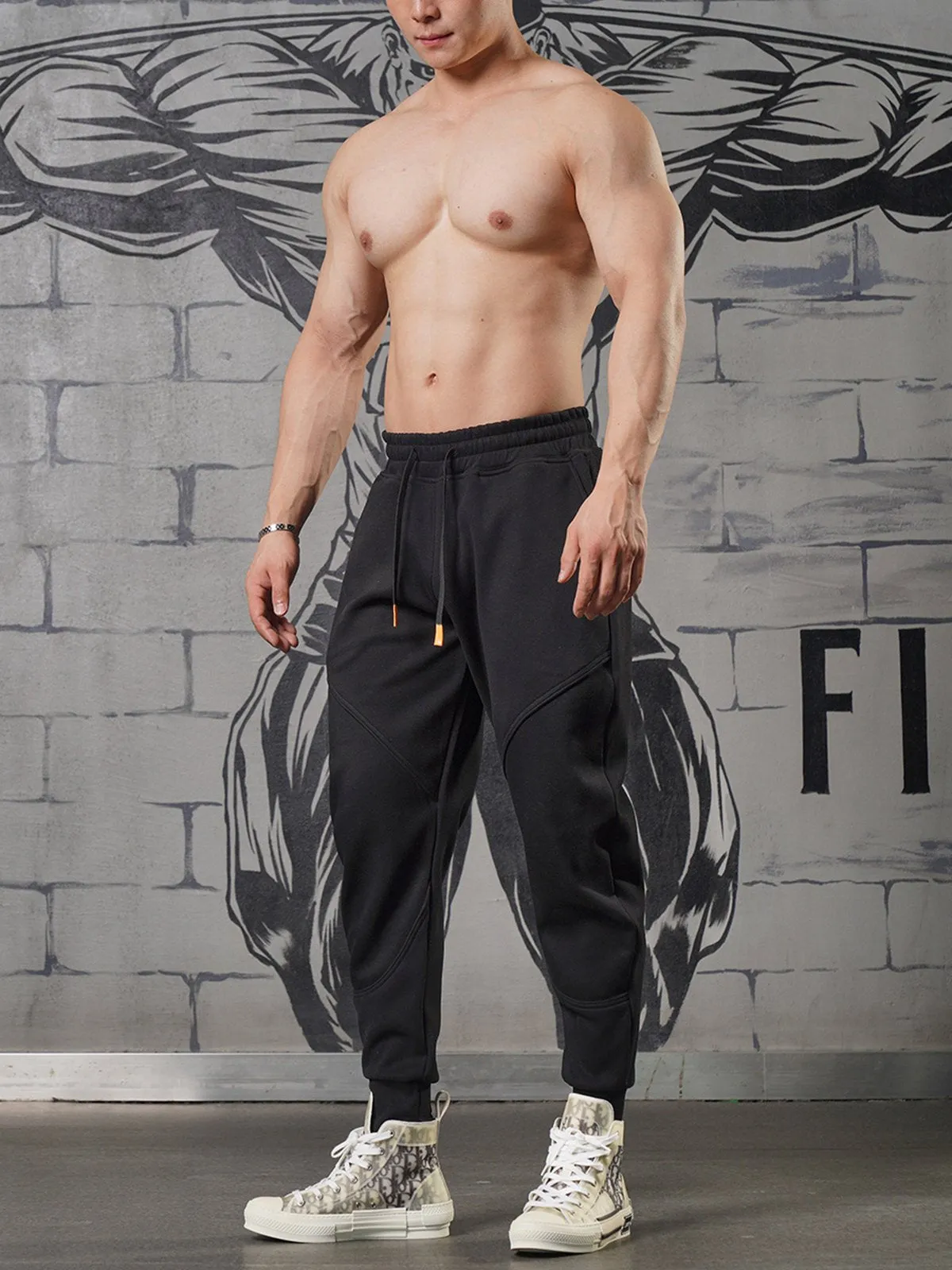 Motion Sweatpant Loose fit Tapered Jogger All Season Essential