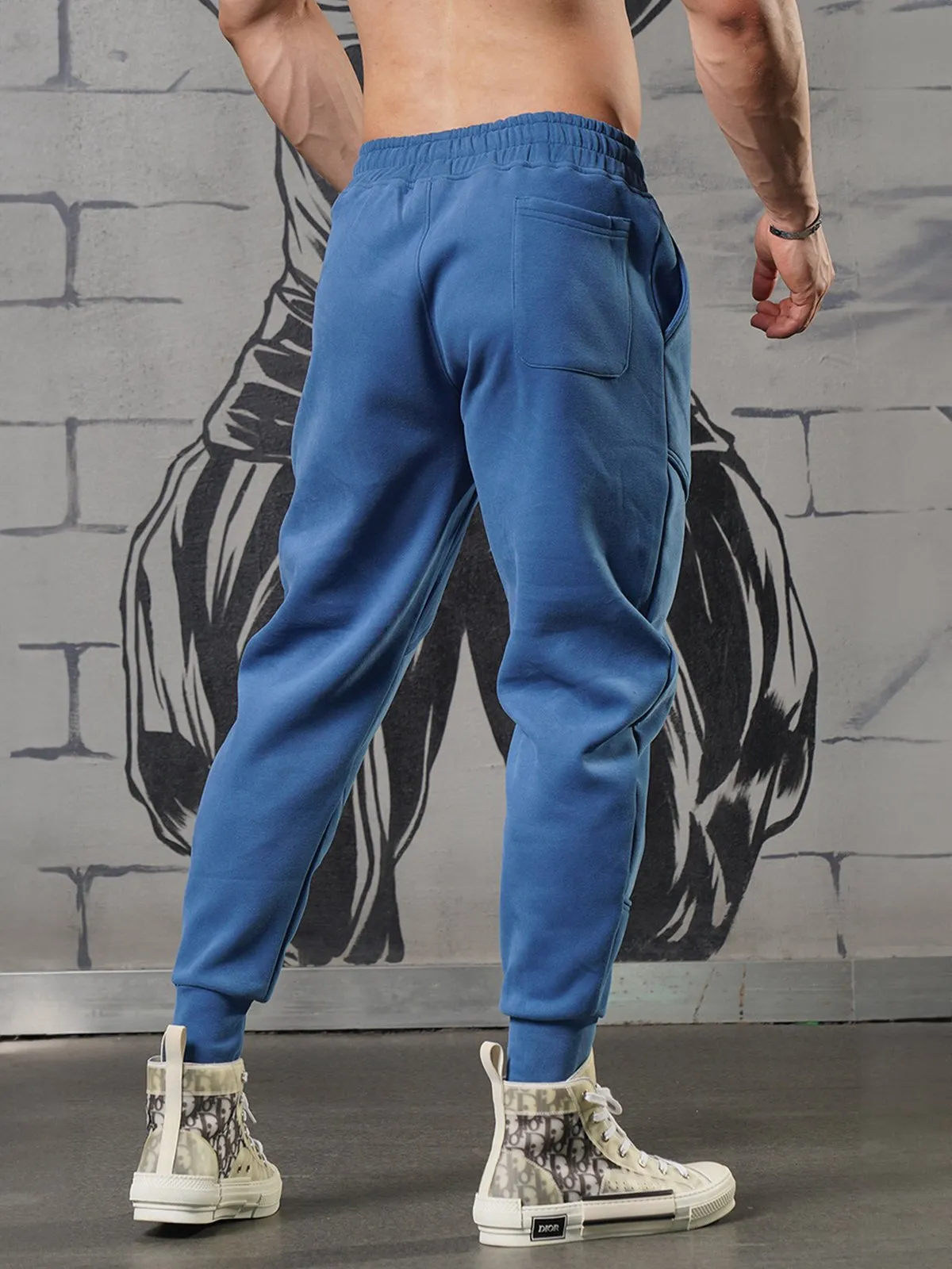 Motion Sweatpant Loose fit Tapered Jogger All Season Essential