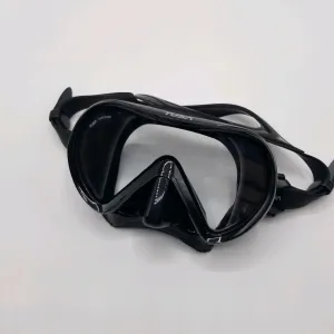 Open Box Tusa Ino Scuba Diving Mask - Black Silicone/Black