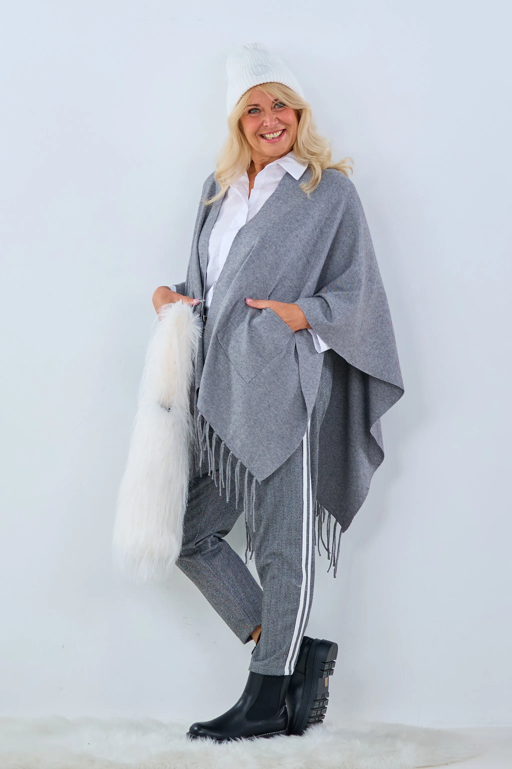 Poncho mit Taschen, grau melange