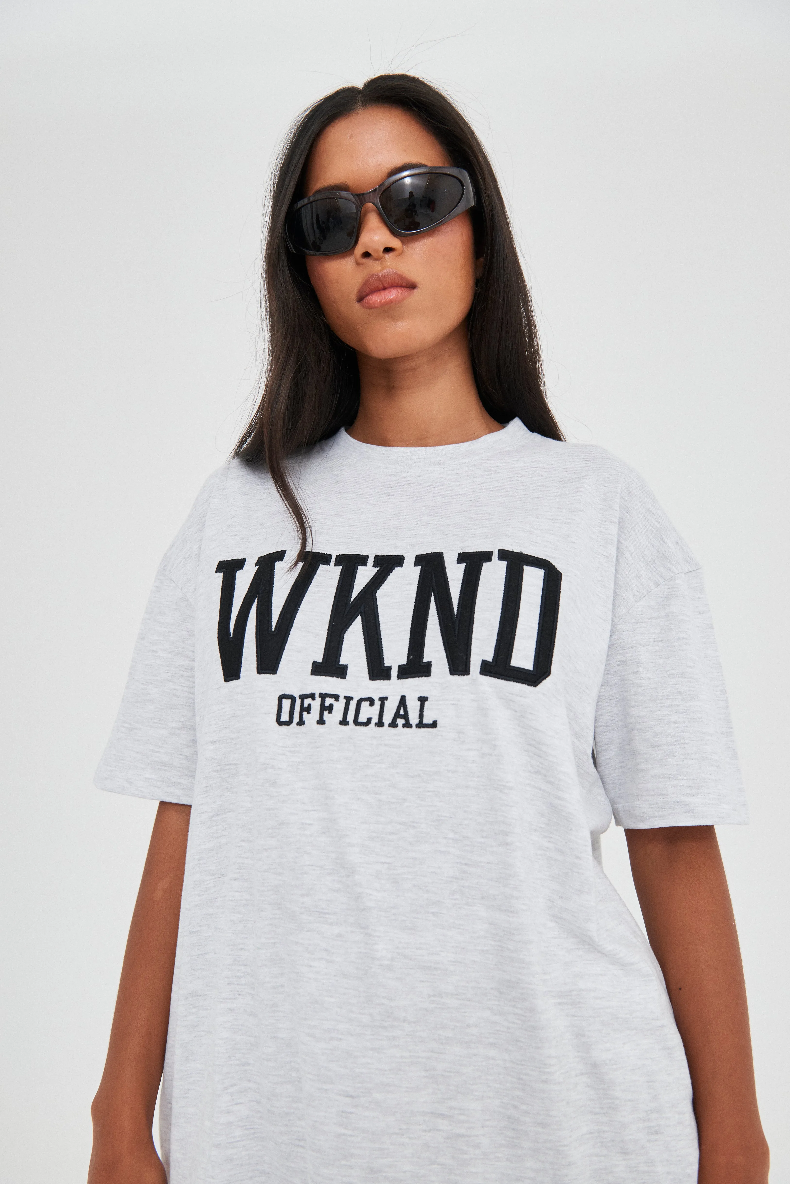 WKND EMBROIDERED CONTRAST T-SHIRT