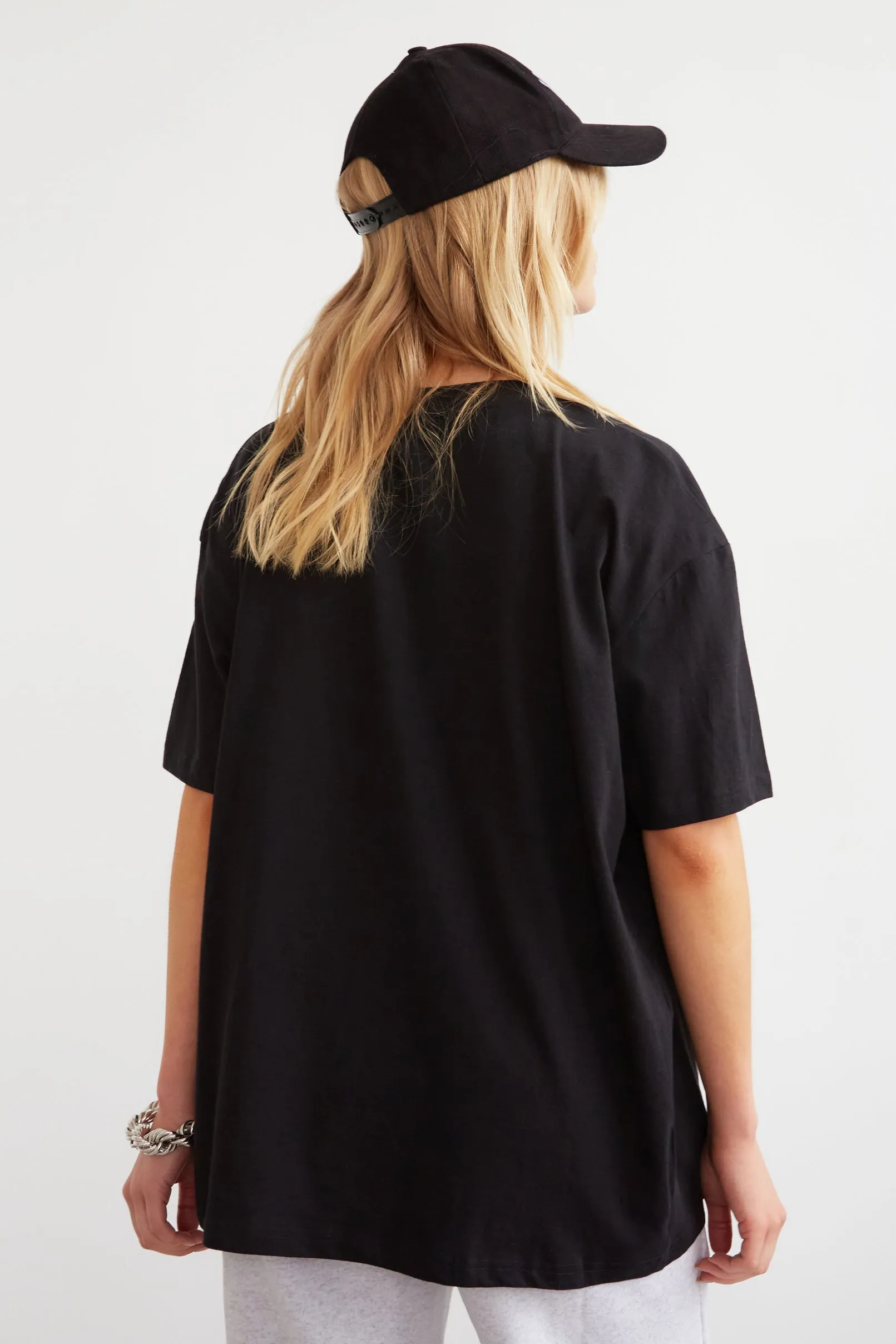 WKND EMBROIDERED CONTRAST T-SHIRT