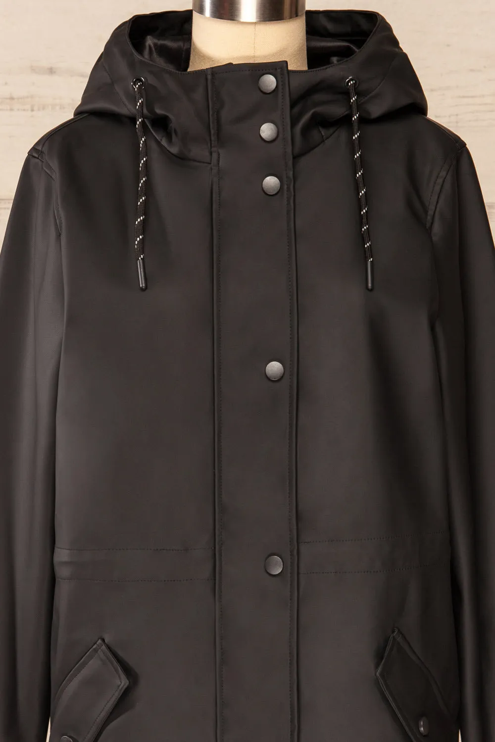 Xito Black | Hooded Raincoat w/ Drawstring