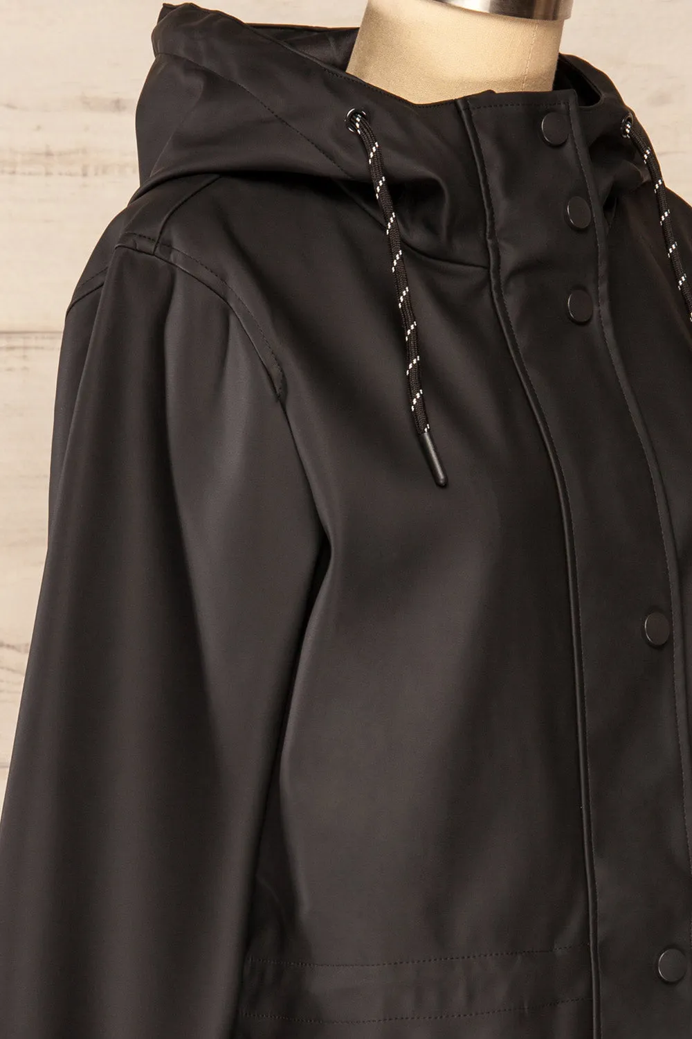 Xito Black | Hooded Raincoat w/ Drawstring